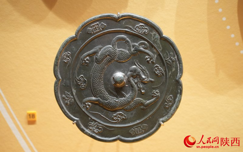 唐代·千秋龍紋鏡。人民網(wǎng)記者 李志強(qiáng)攝