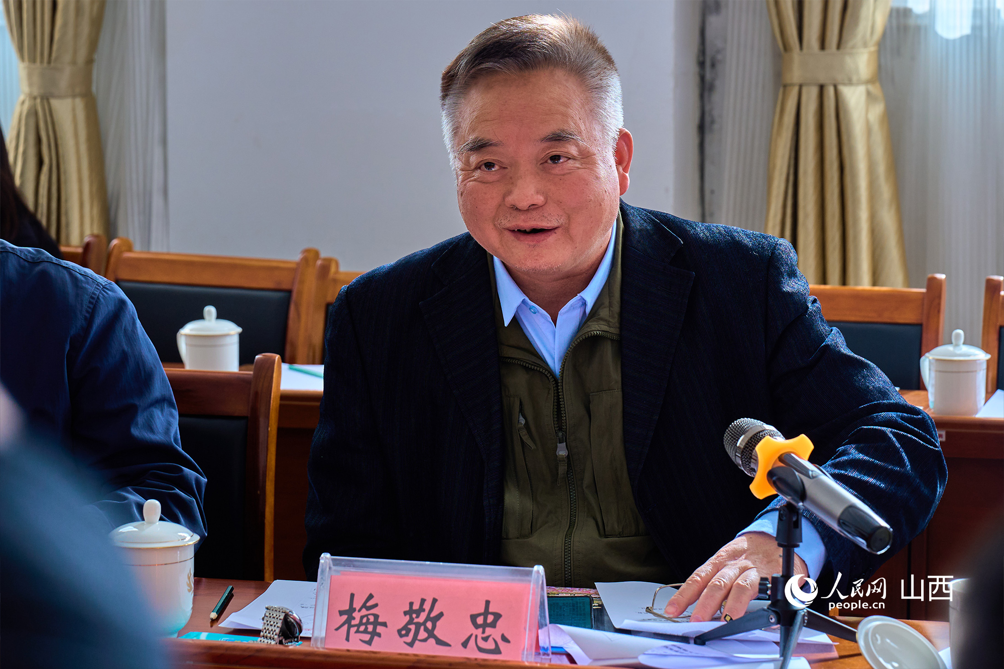 中央黨校（國家行政學(xué)院）文史教研部原副主任、教授梅敬忠。人民網(wǎng) 張超寧攝