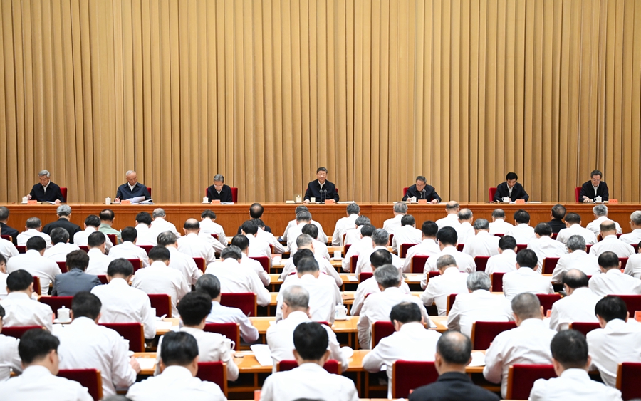 7月14日至15日,中央城市工作會議在北京舉行。中共中央總書記、國家主席、中央軍委主席習(xí)近平出席會議并發(fā)表重要講話。中共中央政治局常委李強、趙樂際、王滬寧、蔡奇、丁薛祥、李希出席會議。 7月14日至15日,中央城市工作會議在北京舉行。中共中央總書記、國家主席、中央軍委主席習(xí)近平出席會議并發(fā)表重要講話。中共中央政治局常委李強、趙樂際、王滬寧、蔡奇、丁薛祥、李希出席會議。