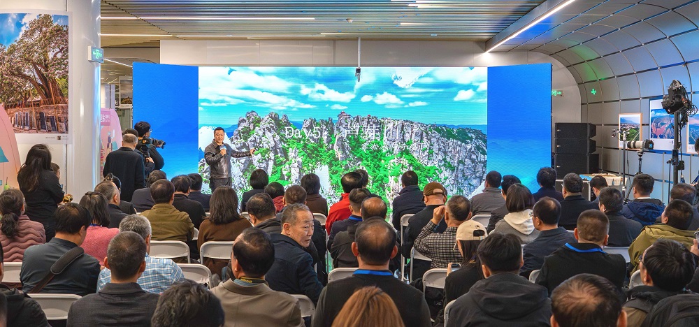 活動(dòng)現(xiàn)場，文旅星推官推介忻州。