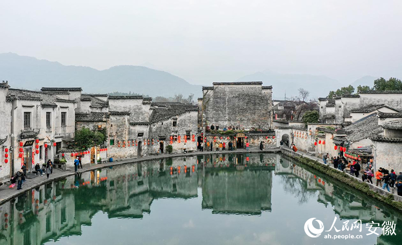 宏村一隅。人民網(wǎng)記者 張俊攝